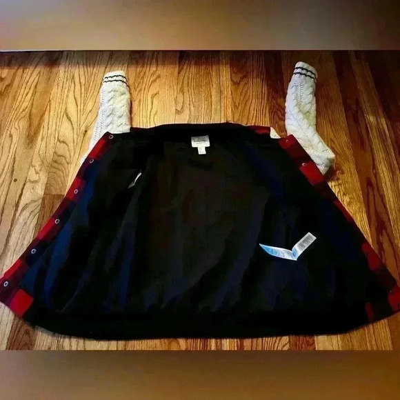 FOREVER 21 - Red and Black Plaid Jacket with
Sweater Sleeves - Medium - Picture 12 of 12